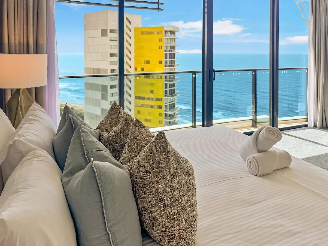 Luxury Oracle Skyhome 39Th Floor With Stunning Ocean Views Gold Coast Australia